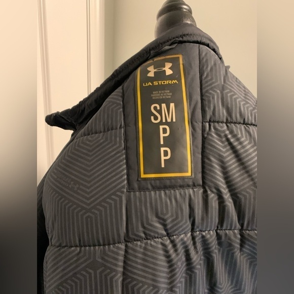 Outdoors,UA Storm jacket in size SM Petite. - Picture 6 of 9